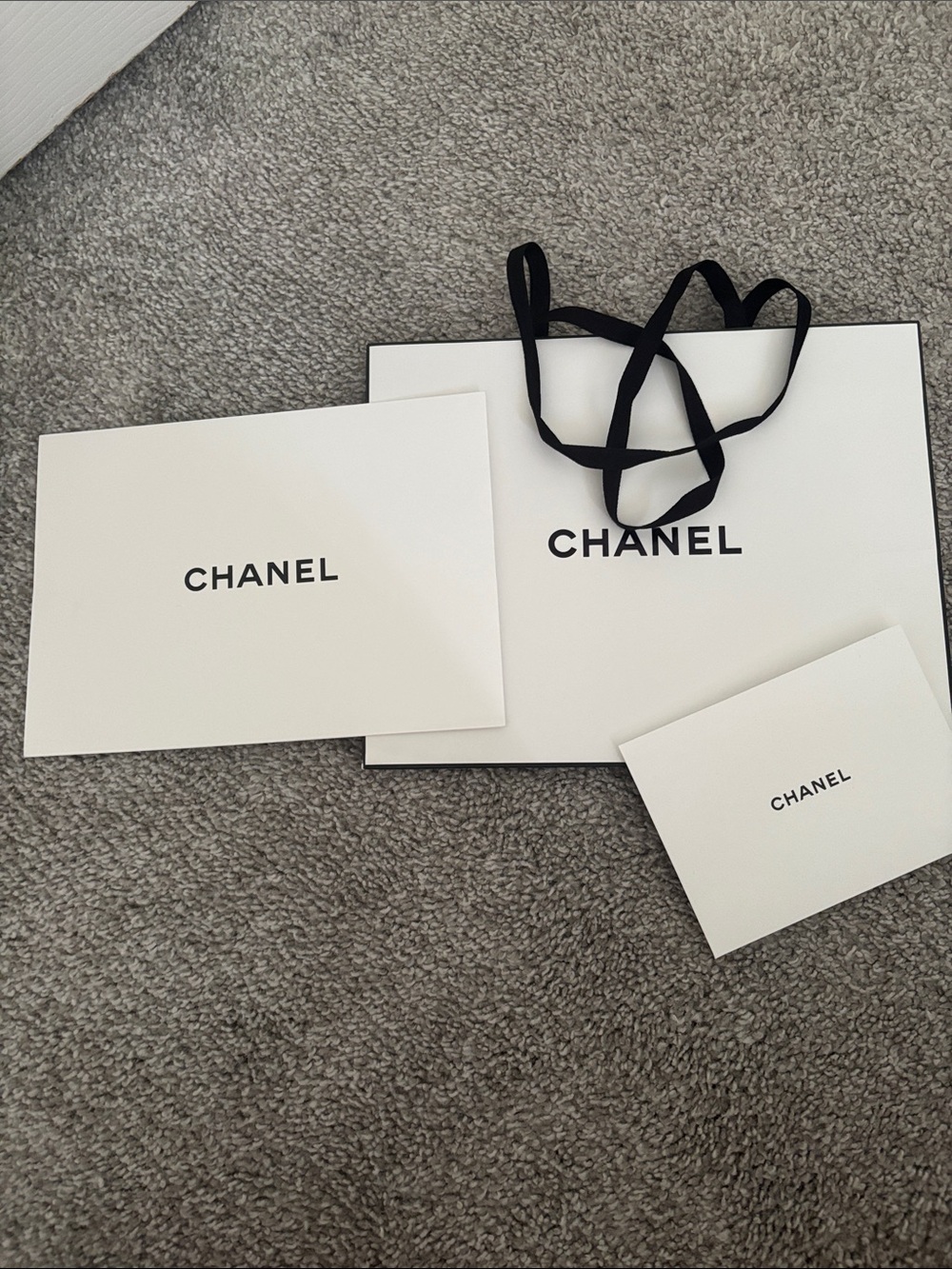 CHANEL White Gift Bag with Branded Card.. Bag size 7.5x10